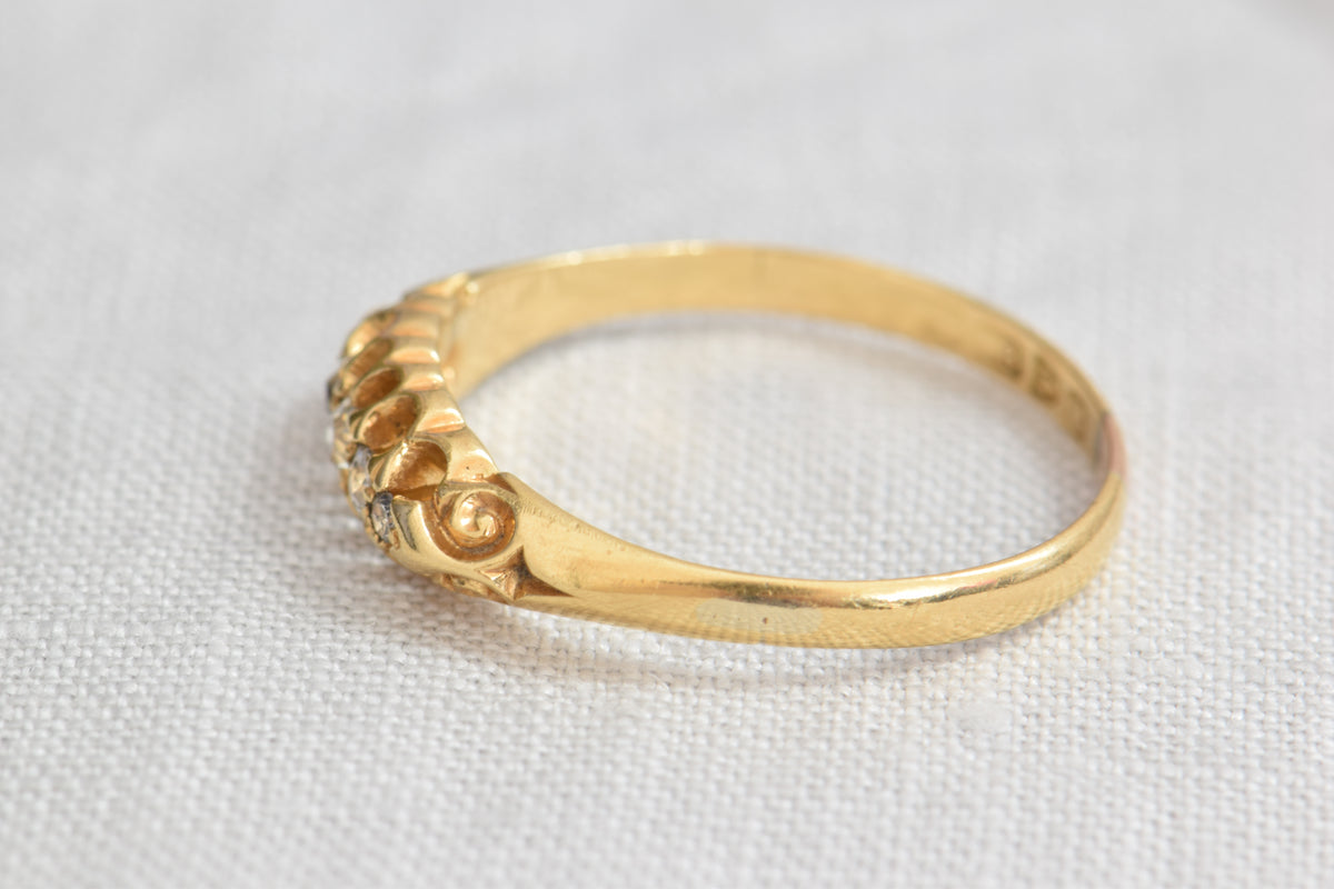 18k English Victorian Graduated Diamond Ring, 8.5
