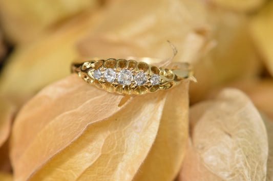 18k English Victorian Graduated Diamond Ring, 8.5