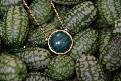 18k Malachite and White Agate Necklace, 18 1/4in