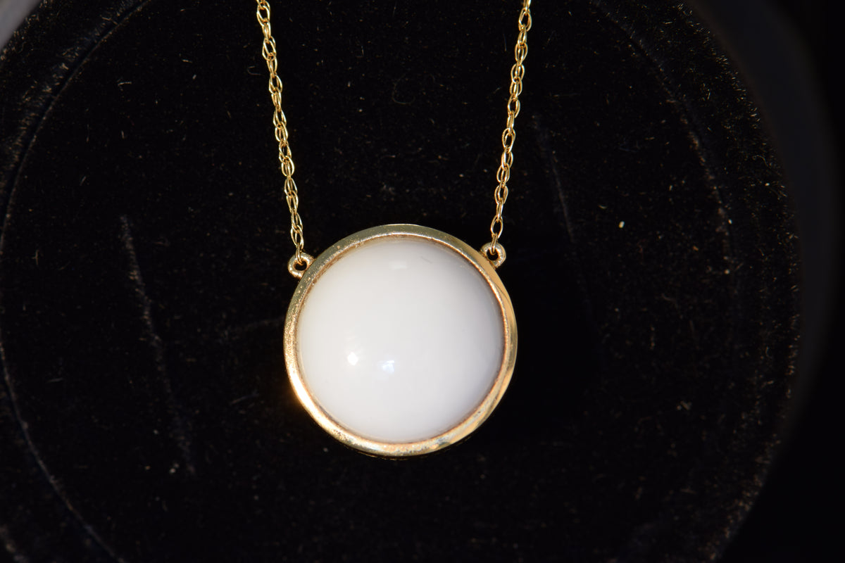 18k Malachite and White Agate Necklace, 18 1/4in