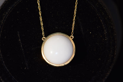 18k Malachite and White Agate Necklace, 18 1/4in