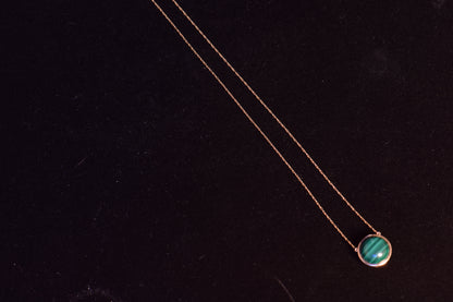 18k Malachite and White Agate Necklace, 18 1/4in